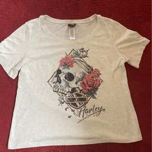 Harley-Davidson womens Medium white t shirt w skull and rose never worn